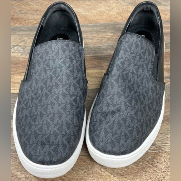 Michael Kors Keaton Logo Slip-On Sneakers Size 11M Used Exc MSRP $99 - Picture 4 of 9